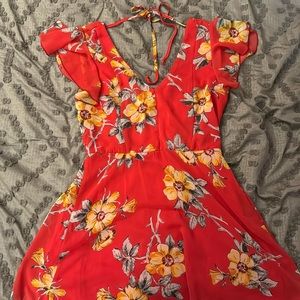 ✨3/$20 Bundle Sale✨ 
Row A Red Floral Flutter-sleeve Dress XL